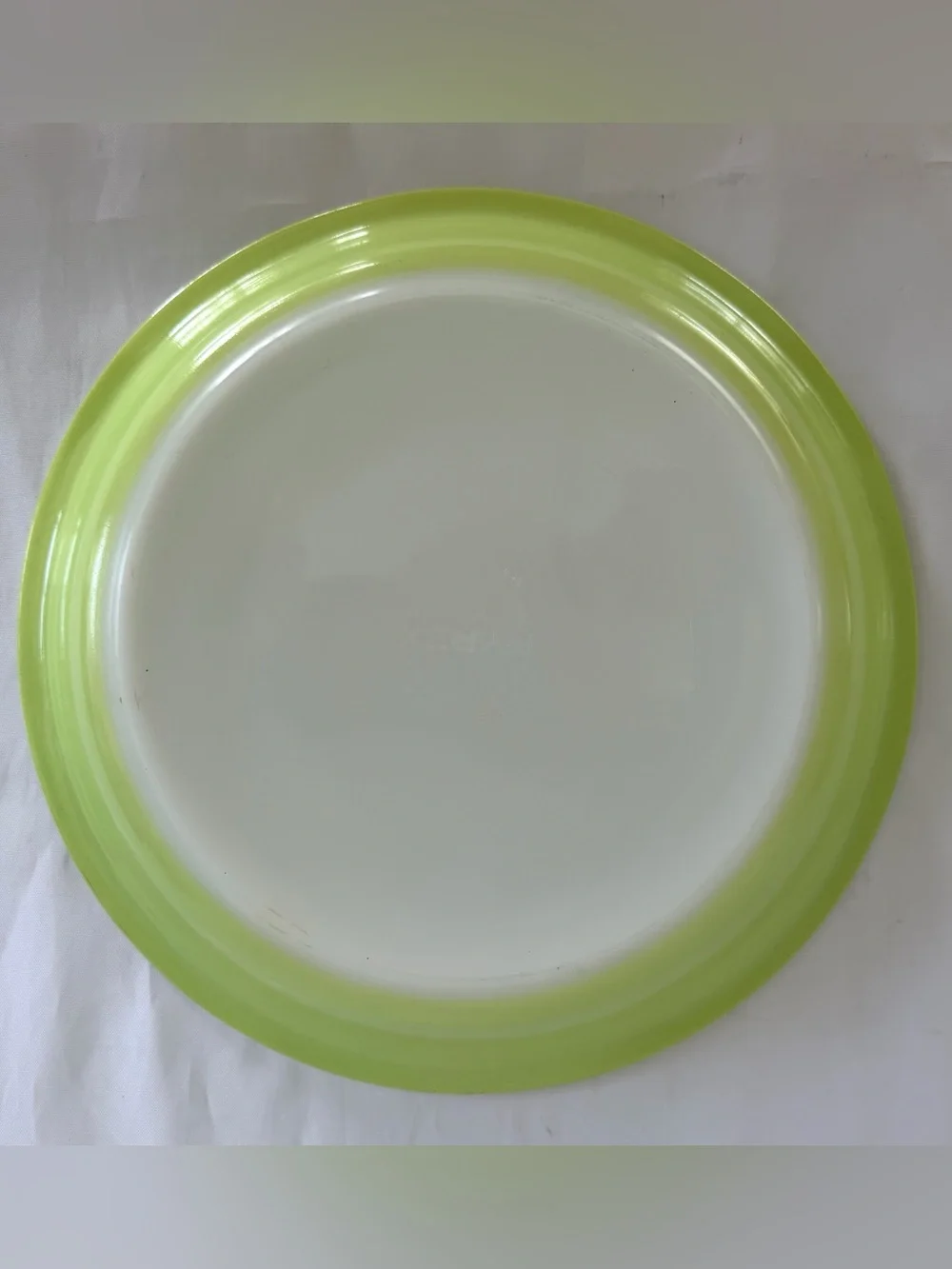 PYREX 1-1/2 Qt Pie Plate Lime Green and White #209 50s Vintage Retro MCM EUC